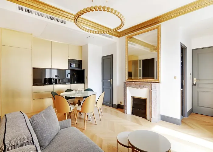 Pick A Flat's In Champs Elysees - Rue Du Colisee * Paris