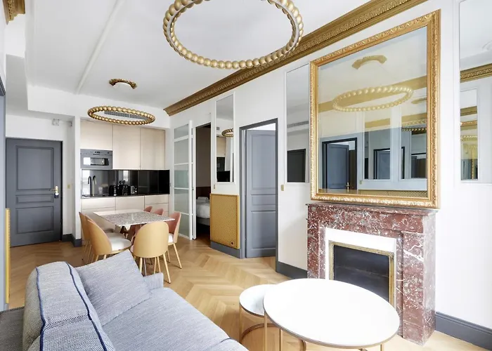 Pick A Flat's In Champs Elysees - Rue Du Colisee * Paris
