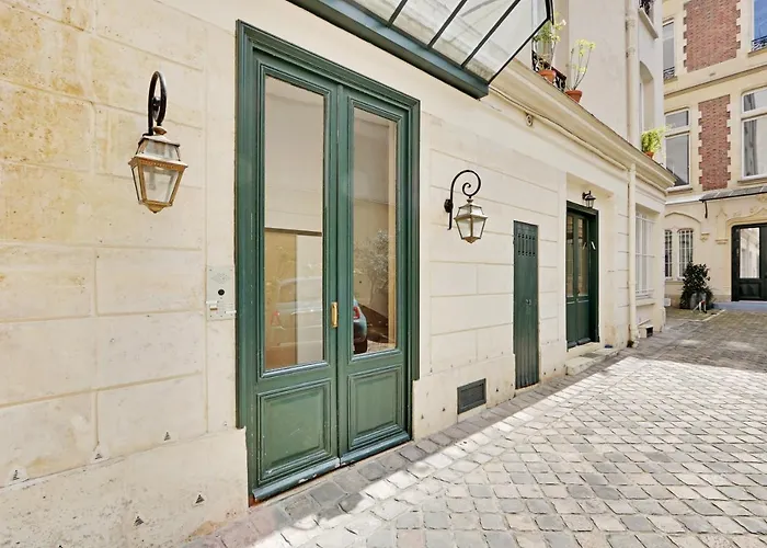 Pick A Flat's In Champs Elysees - Rue Du Colisee * Paris