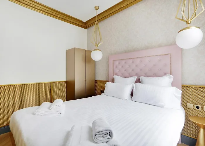 Pick A Flat's In Champs Elysees - Rue Du Colisee Paris
