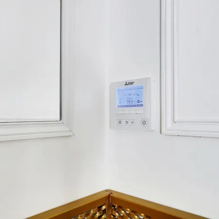 Apartment Pick A Flat's In Champs Elysees - Rue Du Colisee Paris